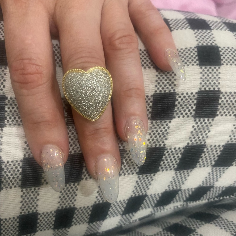 14k solid gold diamond heart ring - Picture 5 of 16